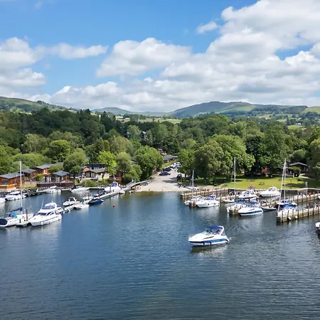 Cedar * Windermere